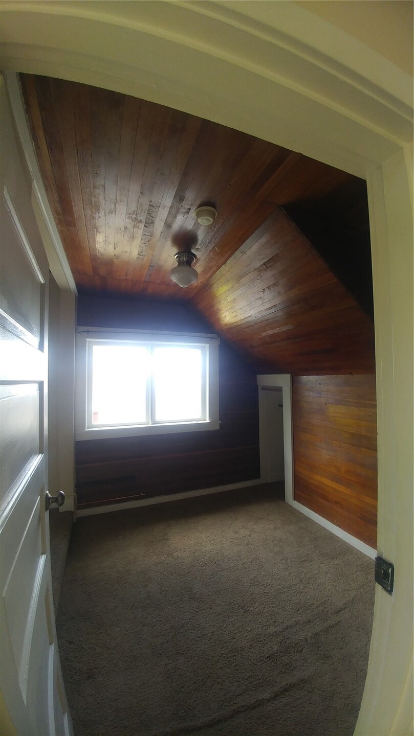 1405 Halleck Street Property Photo 33