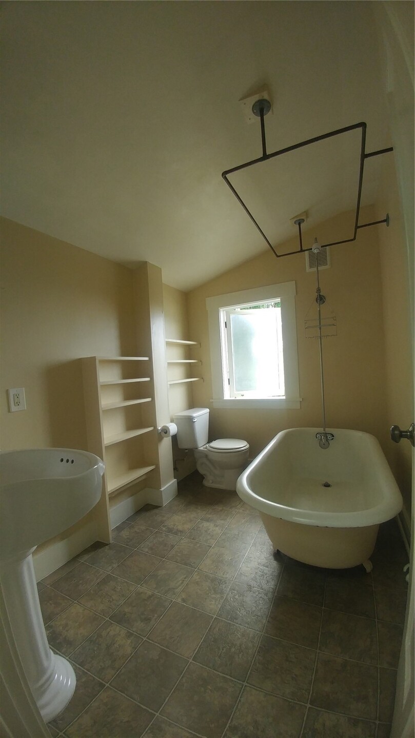 1405 Halleck Street Property Photo 34