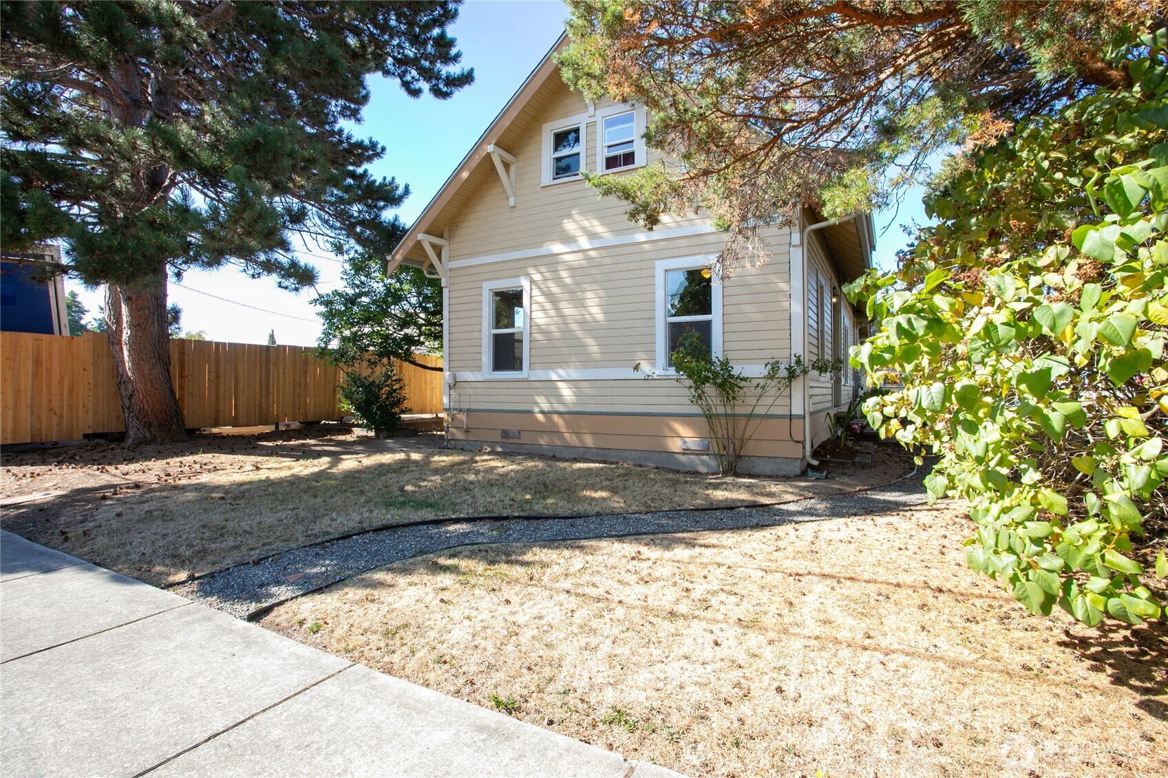 1405 Halleck Street Property Photo 35