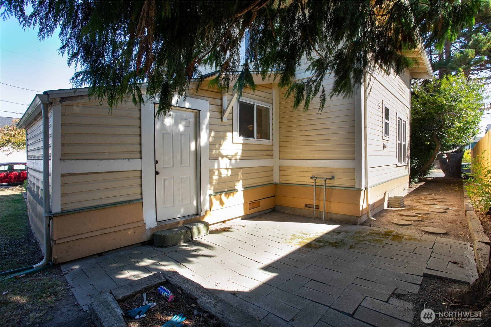 1405 Halleck Street Property Photo 37