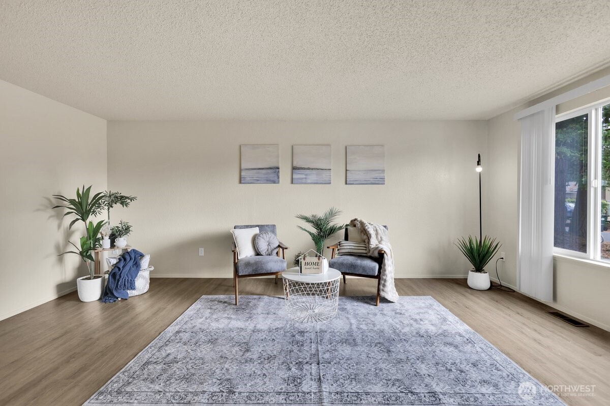 7606 14th Loop Property Photo 7