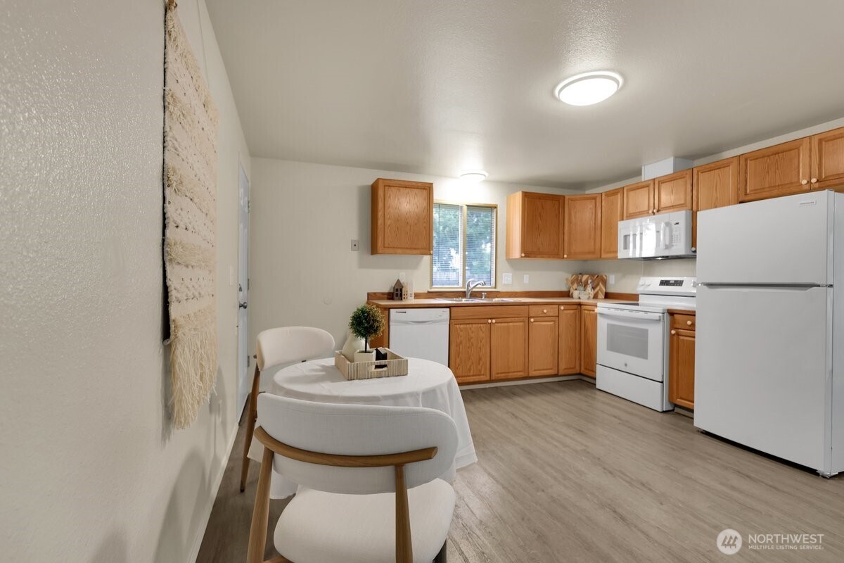 7606 14th Loop Property Photo 10