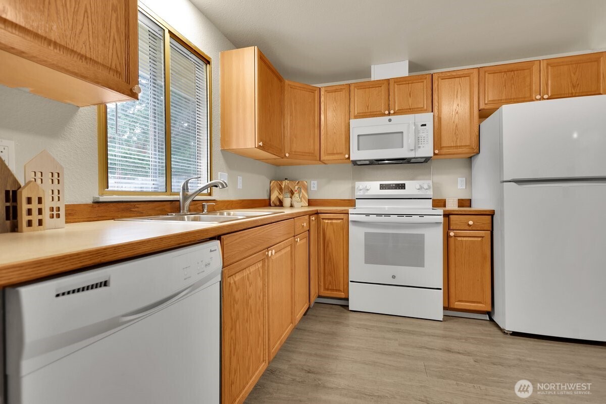 7606 14th Loop Property Photo 12