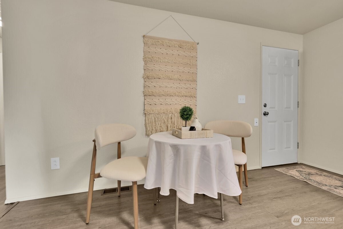 7606 14th Loop Property Photo 13
