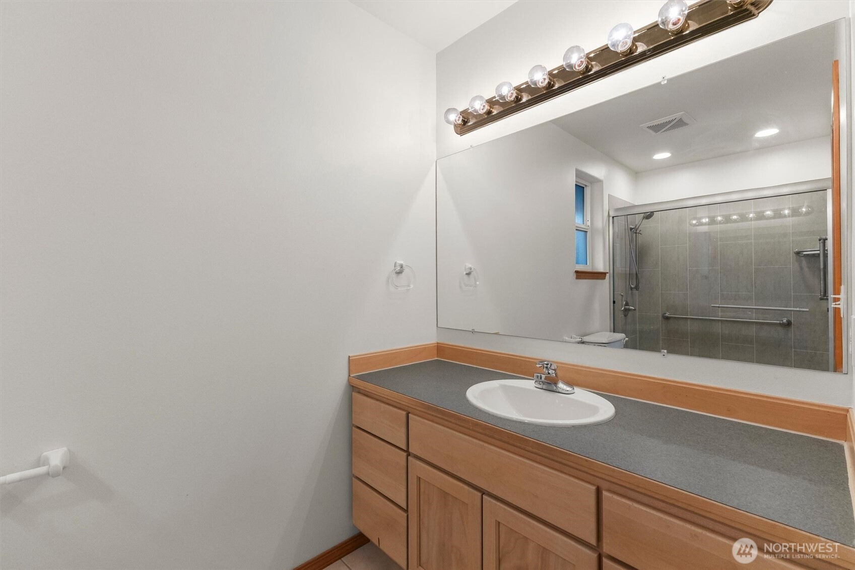 2115 I Street Property Photo 18