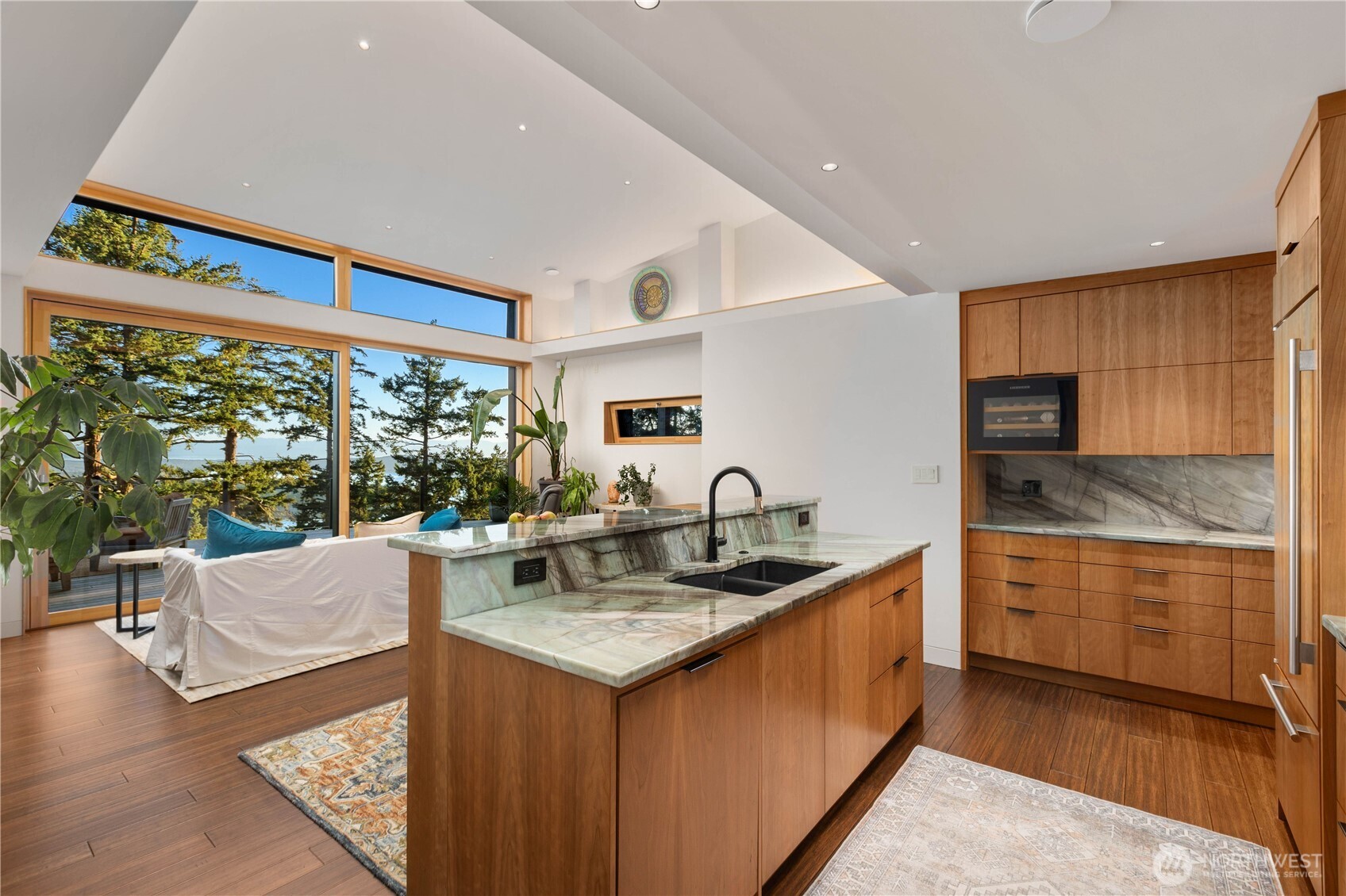 2591830 Property Photo 15