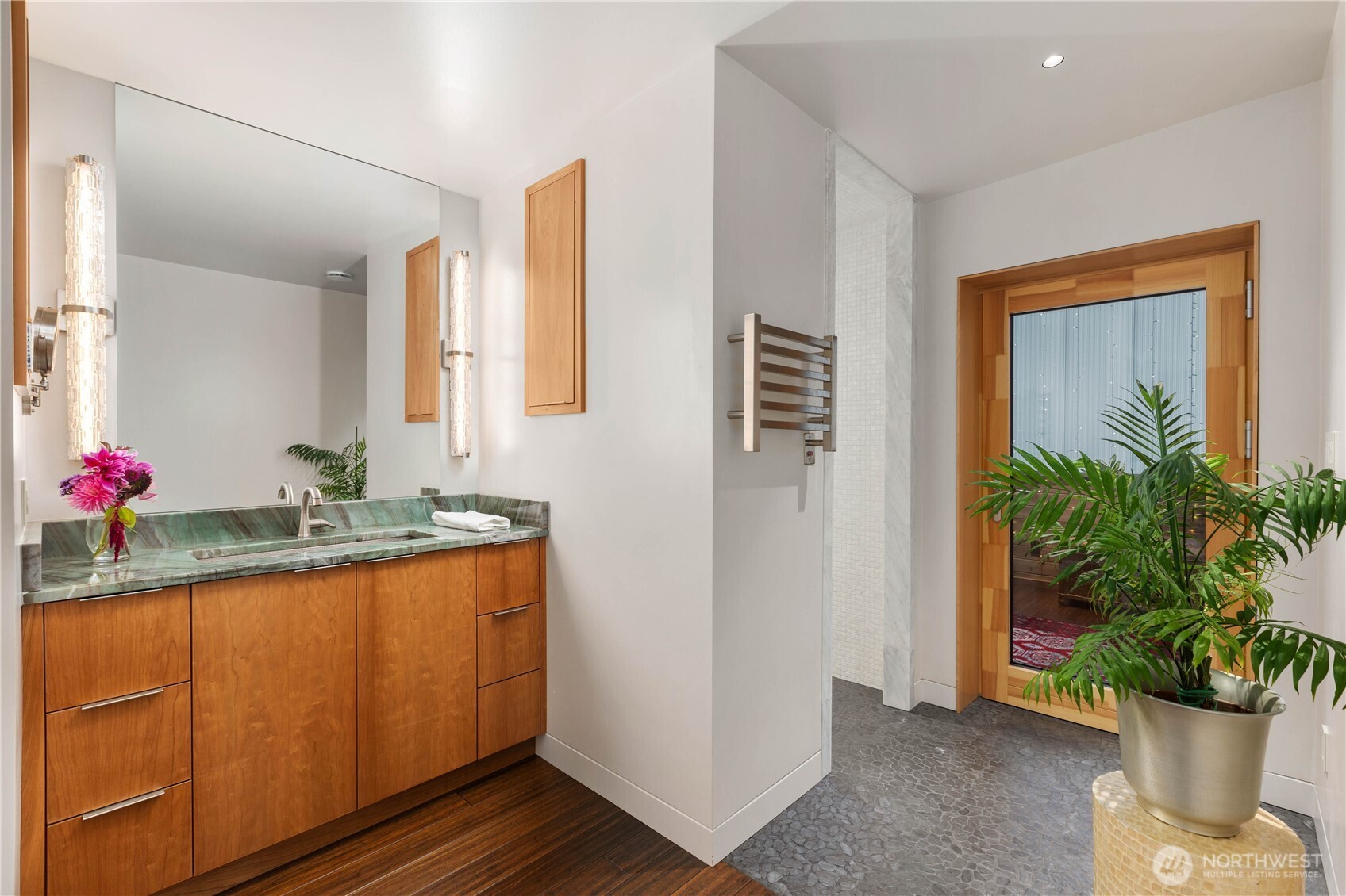 2591830 Property Photo 18