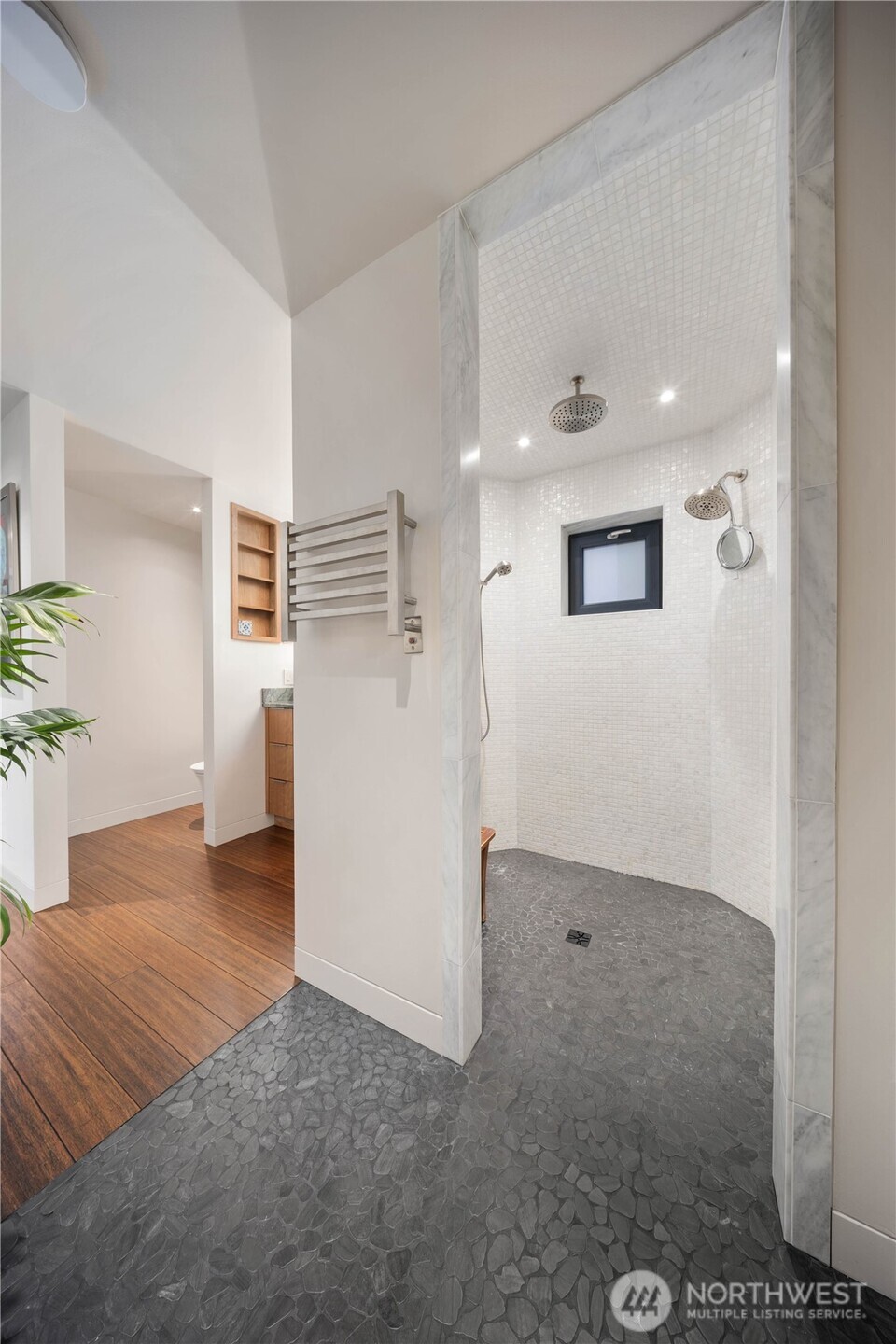 2591830 Property Photo 20