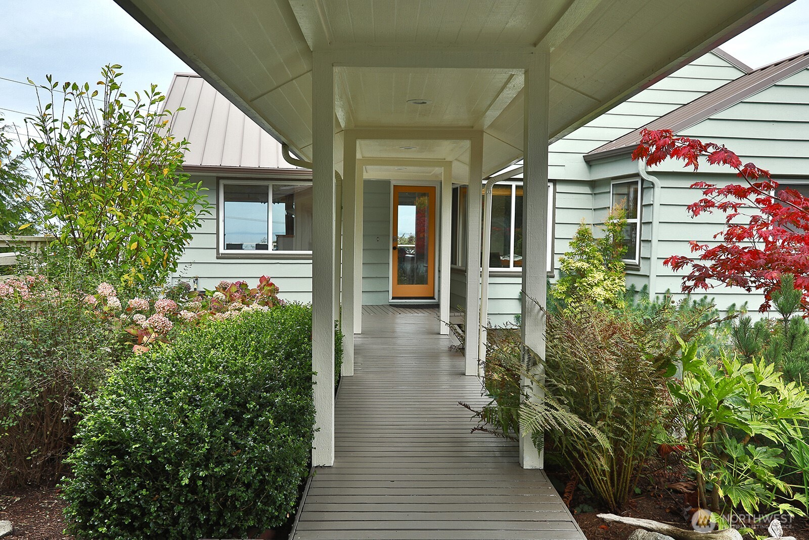1443 Martha Way Property Photo 4