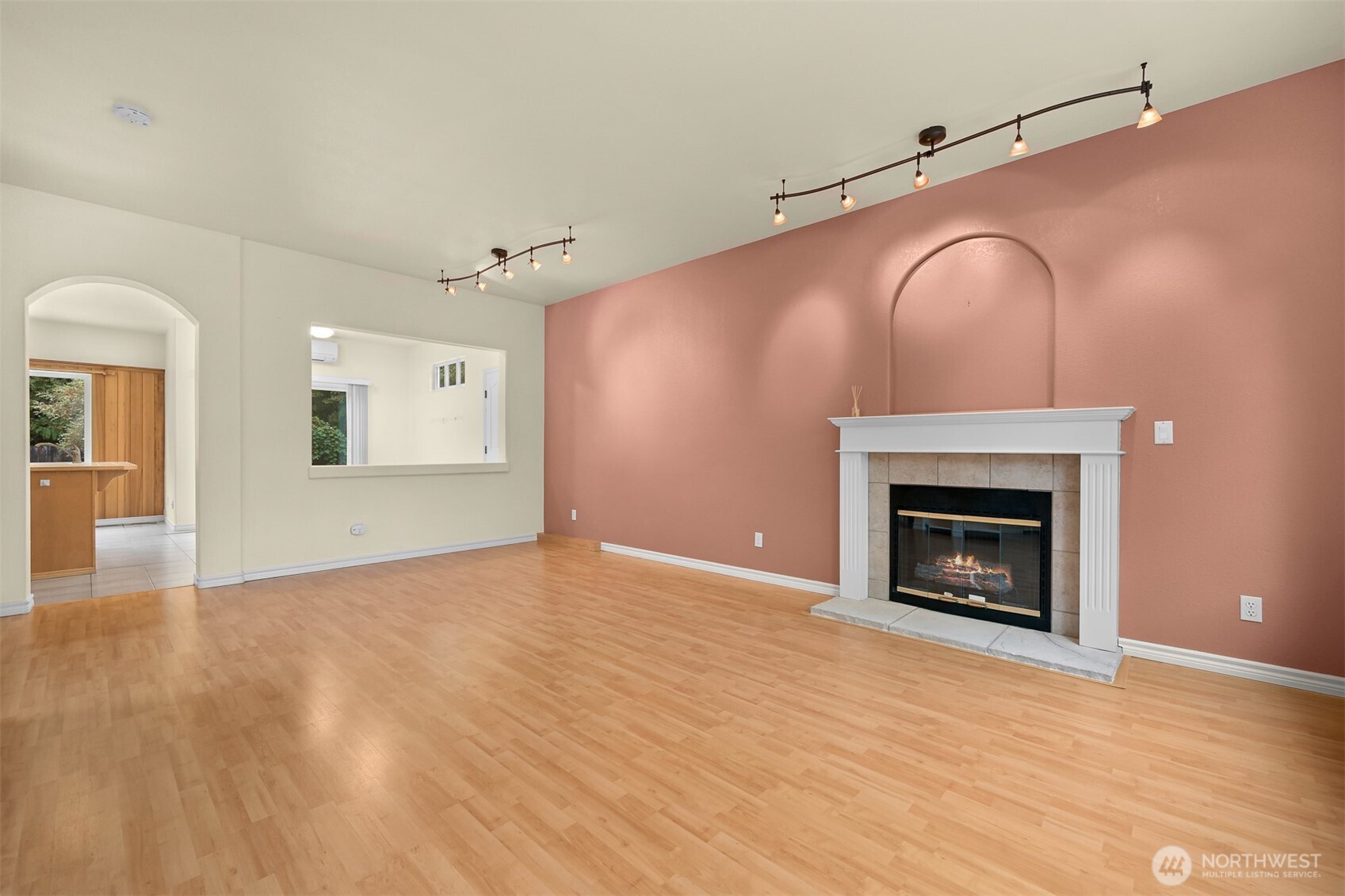 910 31st Place Property Photo 4