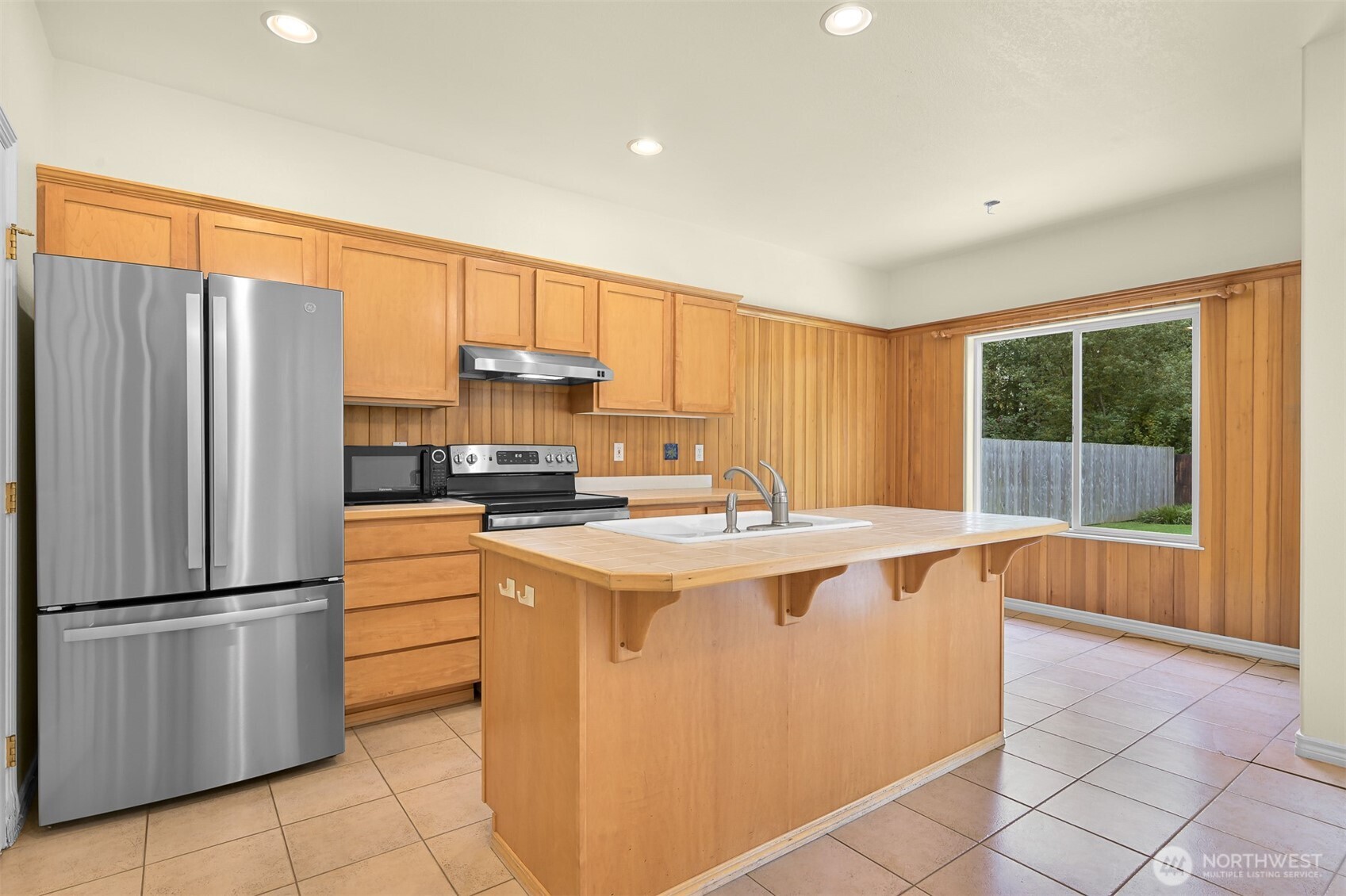 910 31st Place Property Photo 12