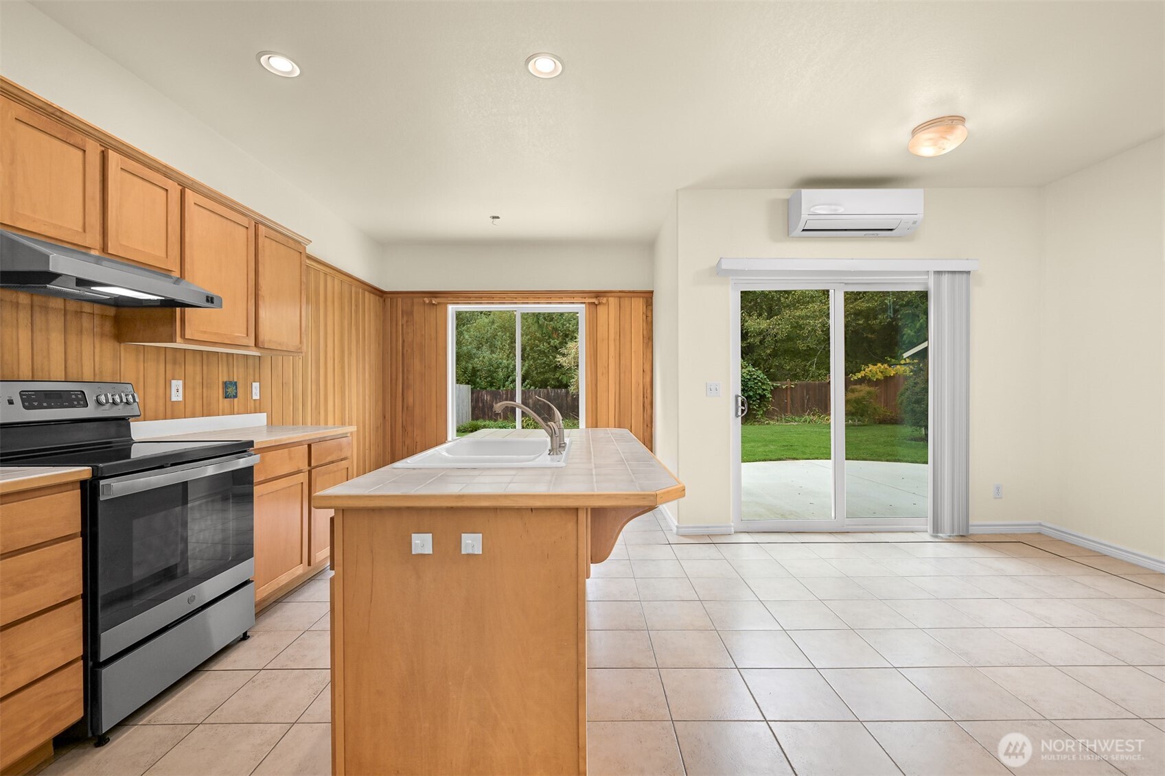 910 31st Place Property Photo 13