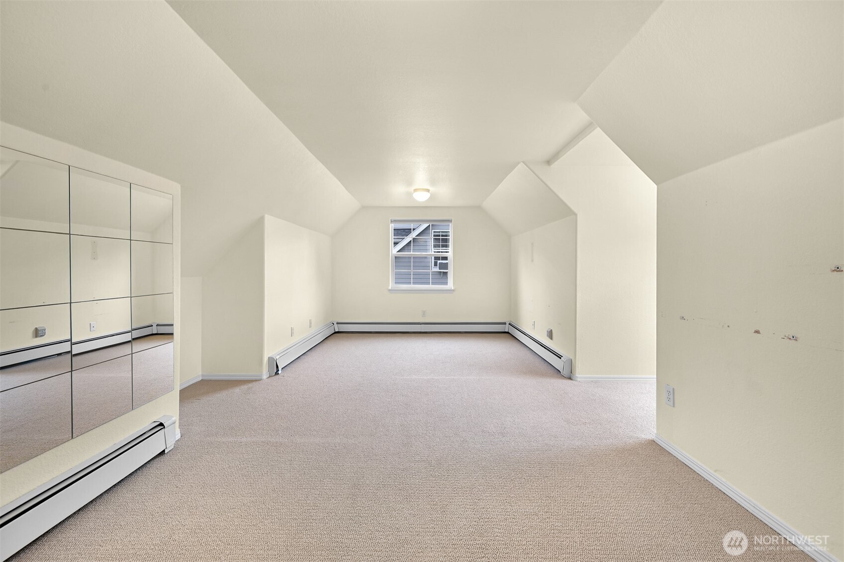 910 31st Place Property Photo 24