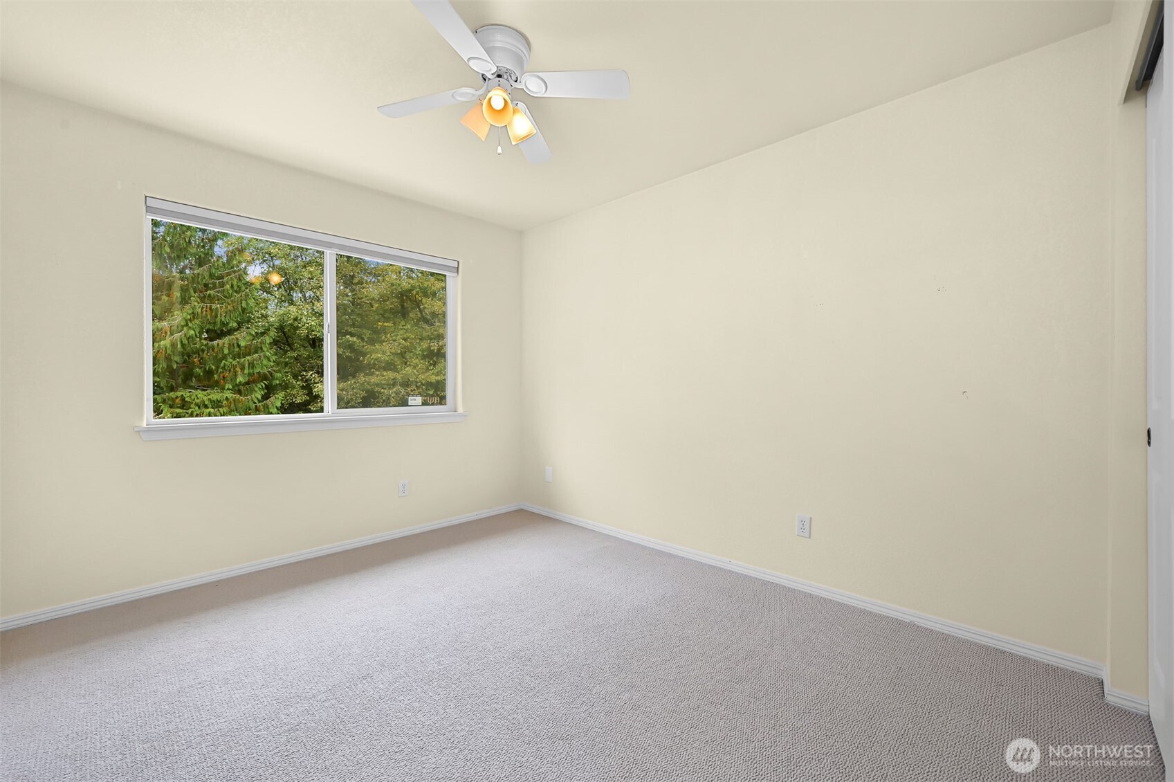 910 31st Place Property Photo 29