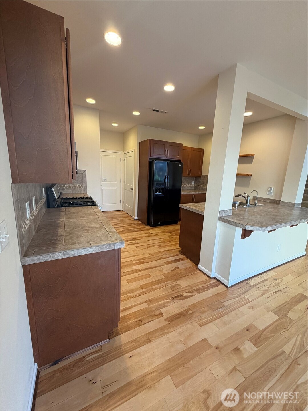 27337 214* Terrace Property Photo 2
