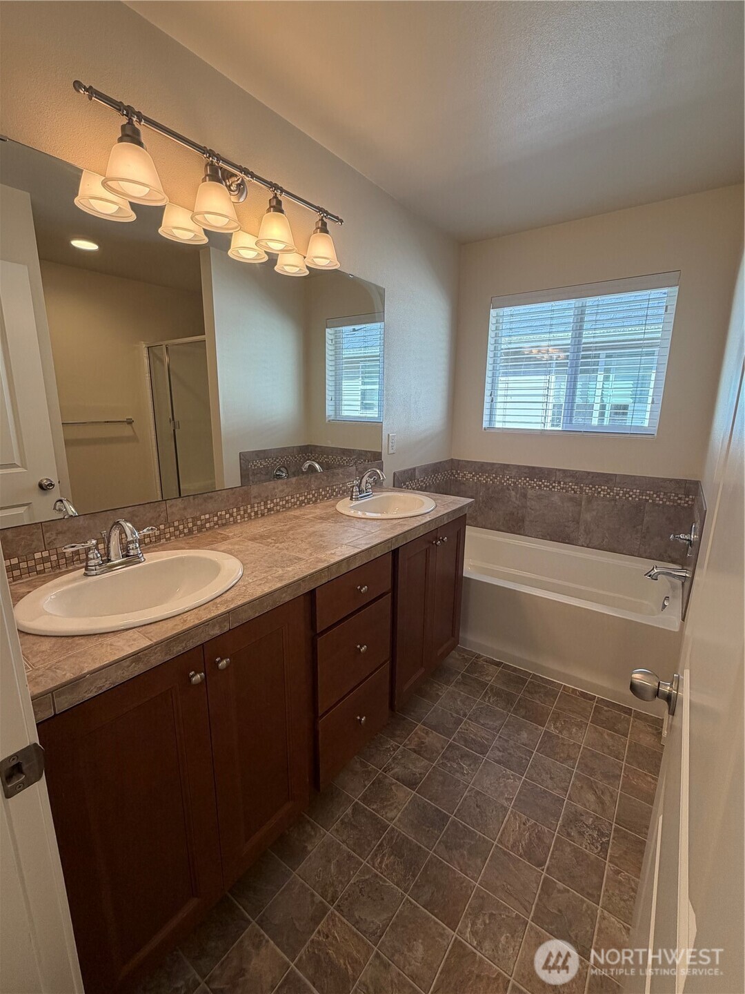 27337 214* Terrace Property Photo 4