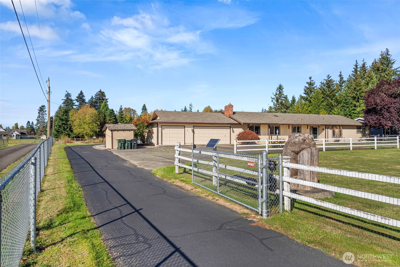 5225 Sleater Kinney Road Property Photo 3