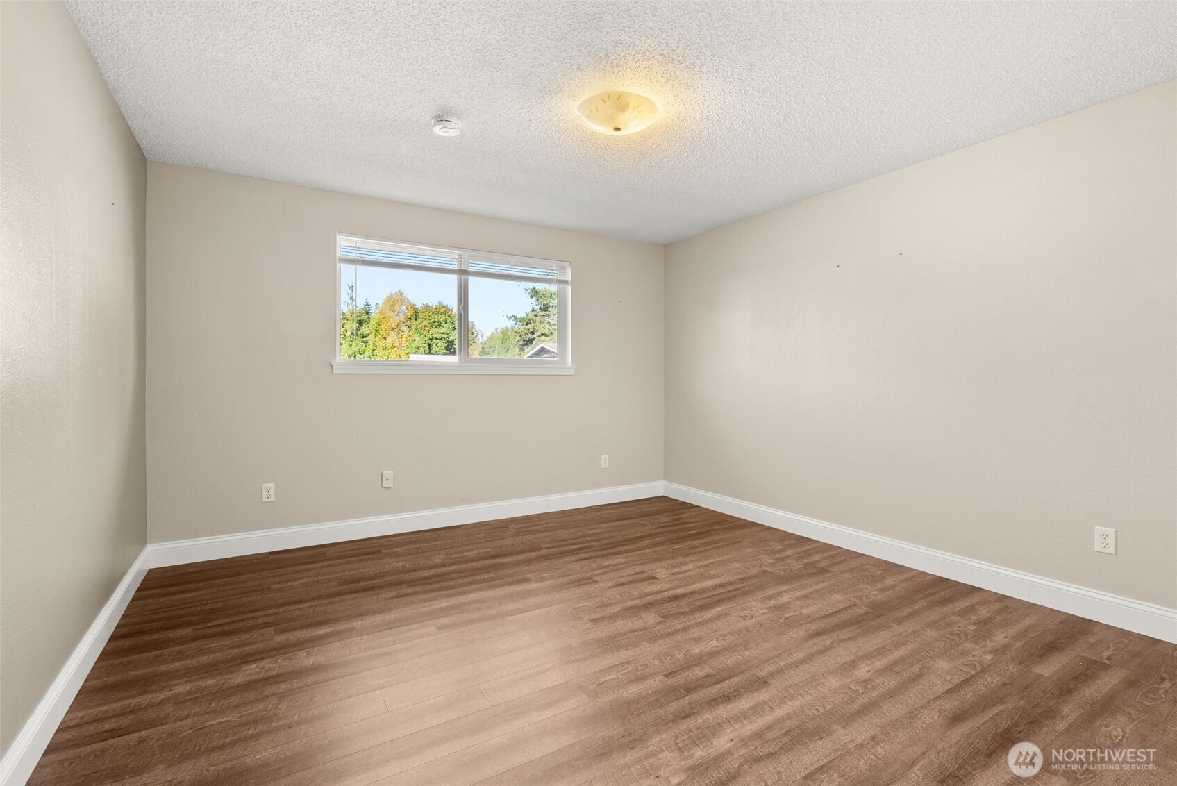 5225 Sleater Kinney Road Property Photo 17