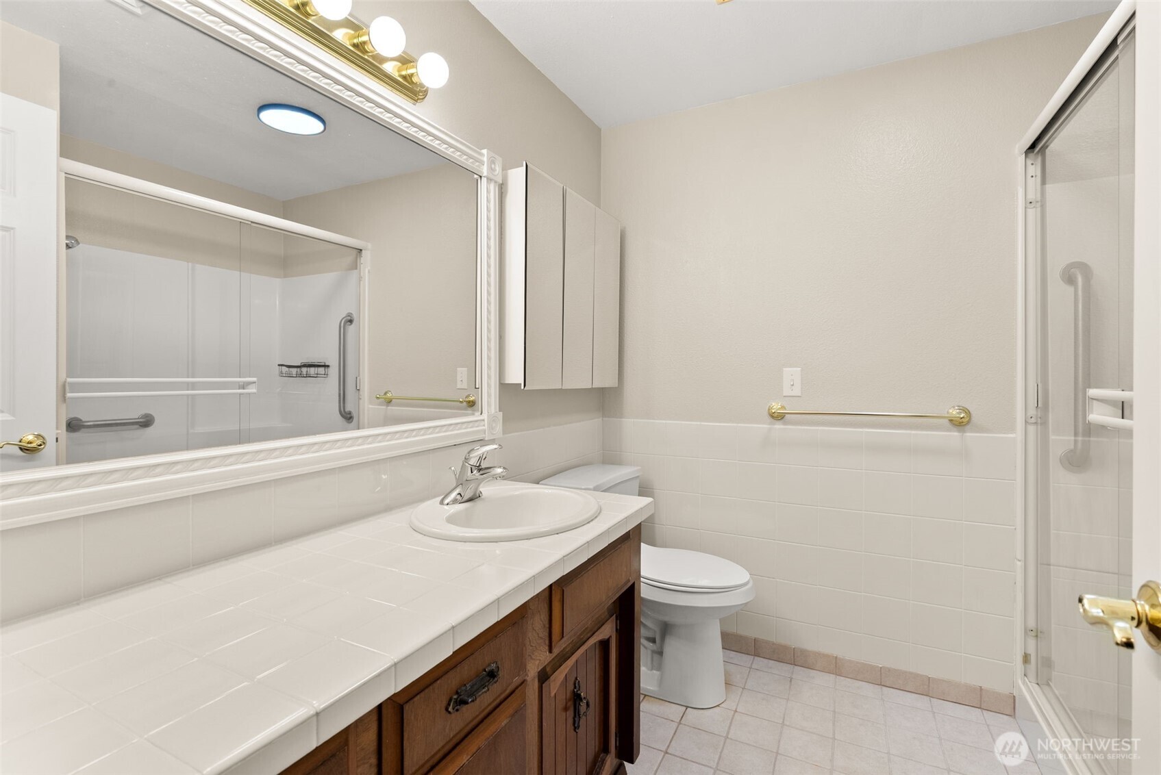 5225 Sleater Kinney Road Property Photo 19