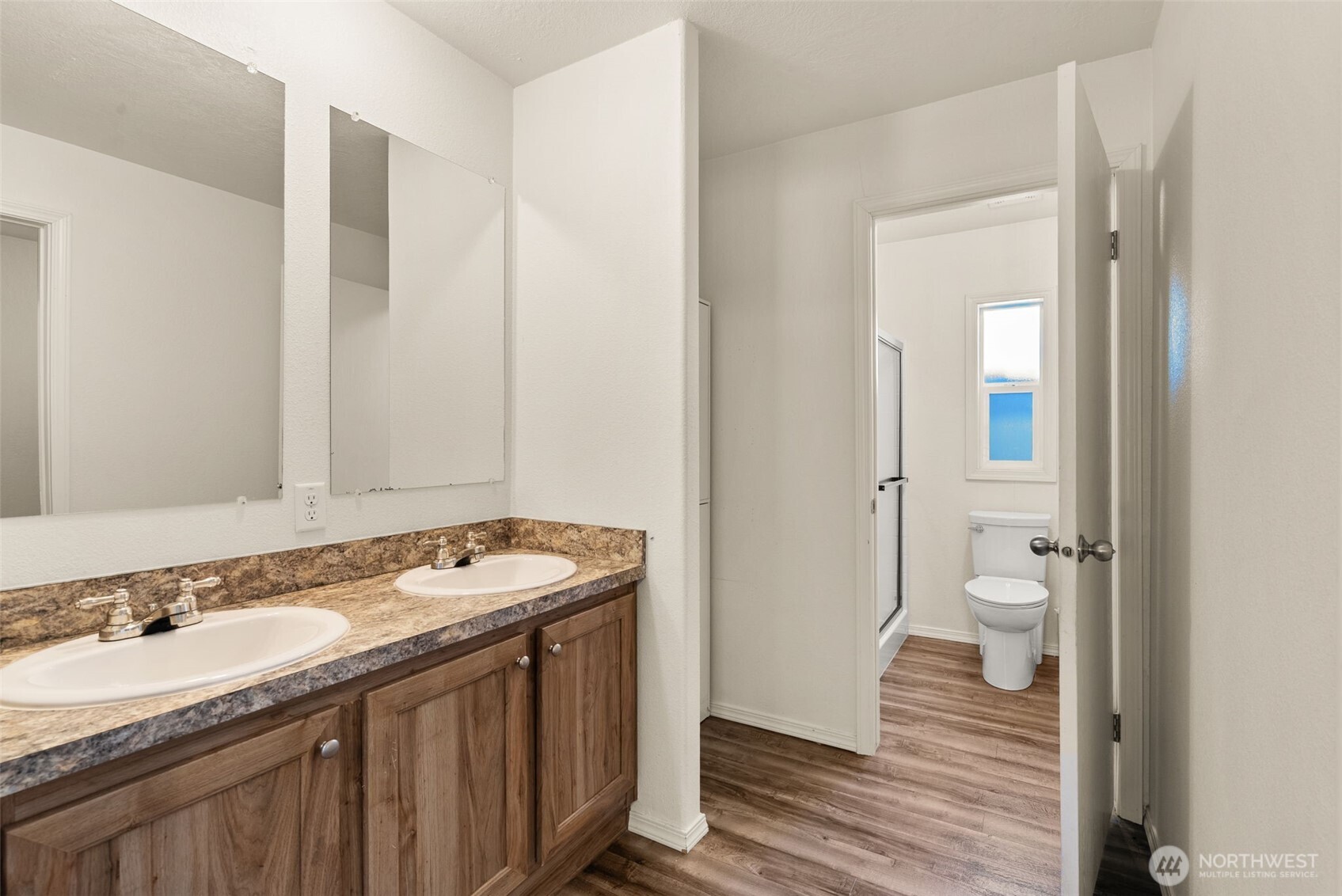 5225 Sleater Kinney Road Property Photo 29