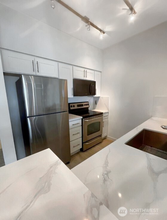 211 Kirkland Avenue 519 Property Photo 5