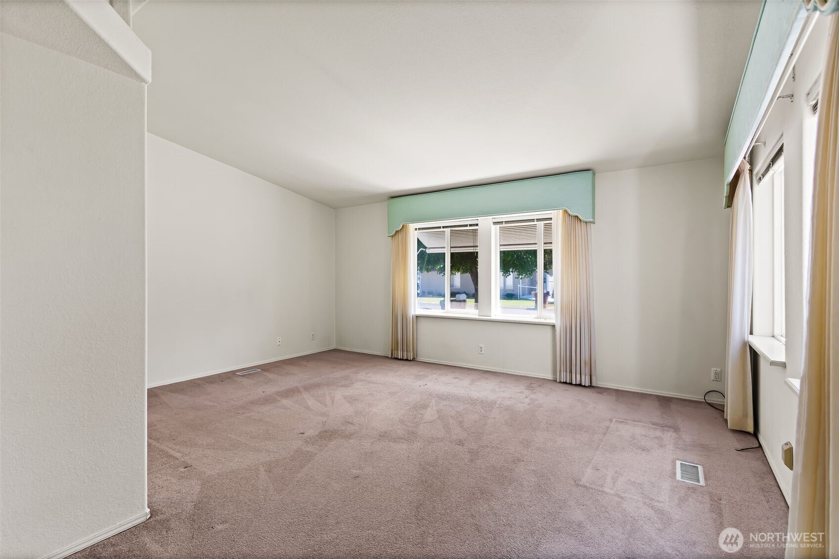 1100 S Rosewood Drive 106 Property Photo 7