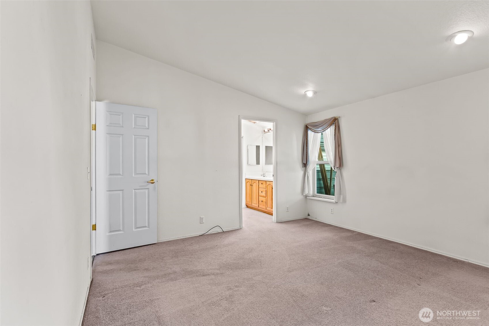 1100 S Rosewood Drive 106 Property Photo 10