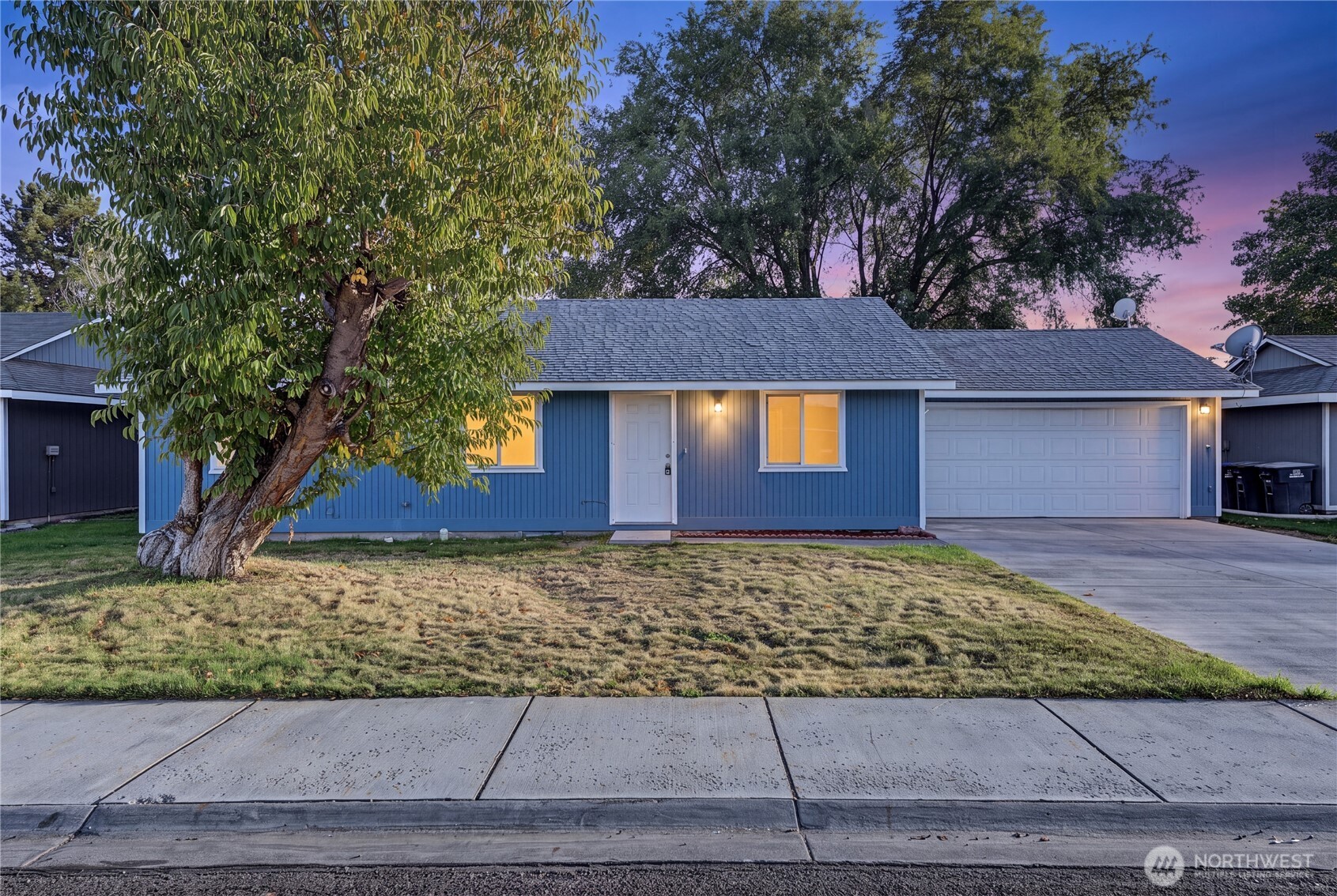 1016 E Hayden Drive Property Photo 2