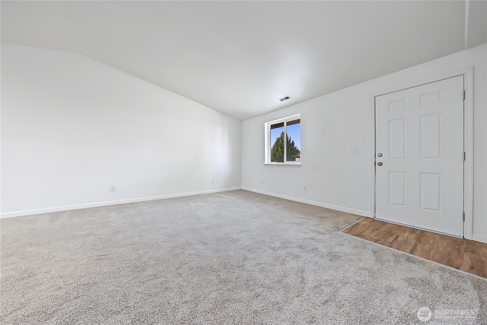 1016 E Hayden Drive Property Photo 6
