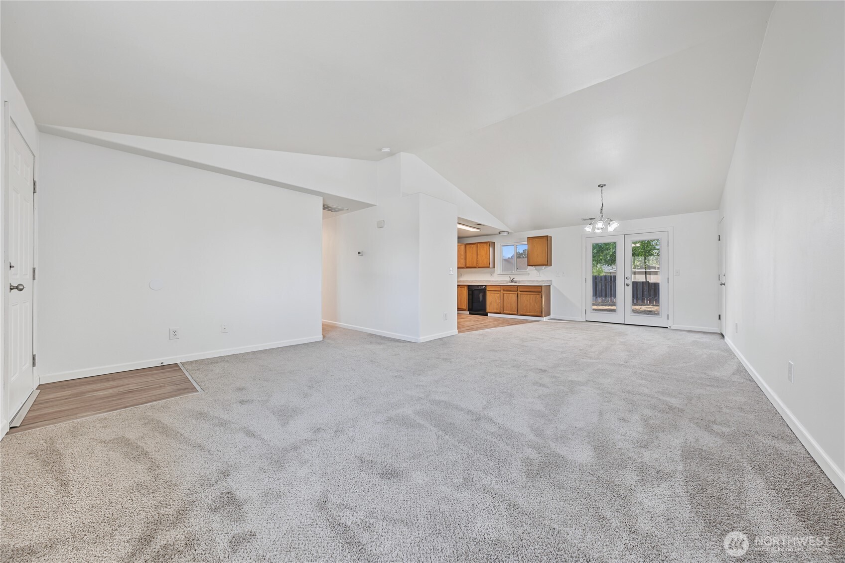 1016 E Hayden Drive Property Photo 8