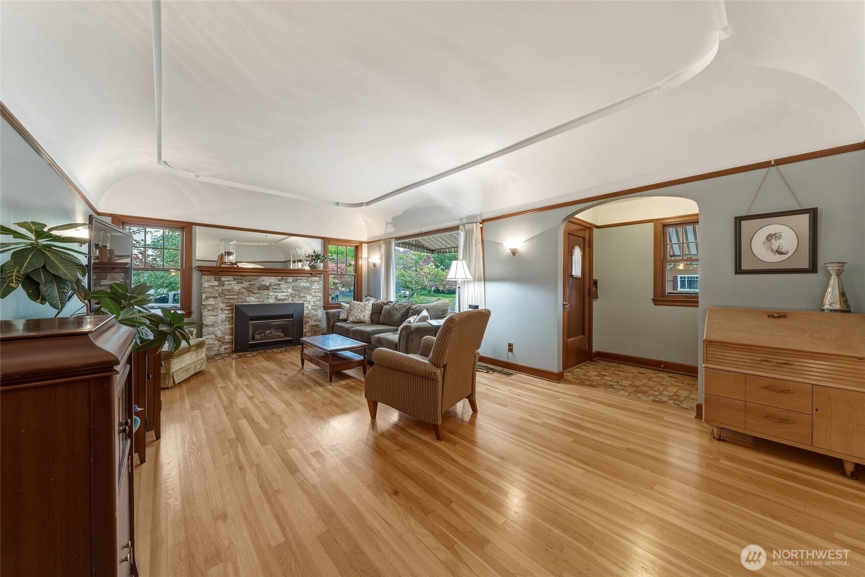 641 University Street Property Photo 6
