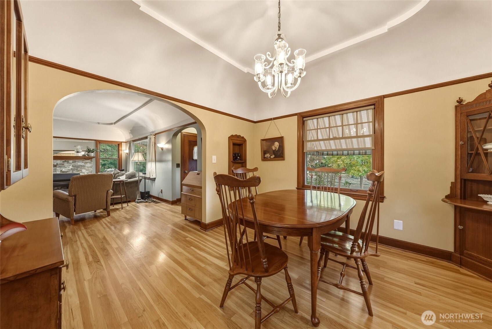 641 University Street Property Photo 8