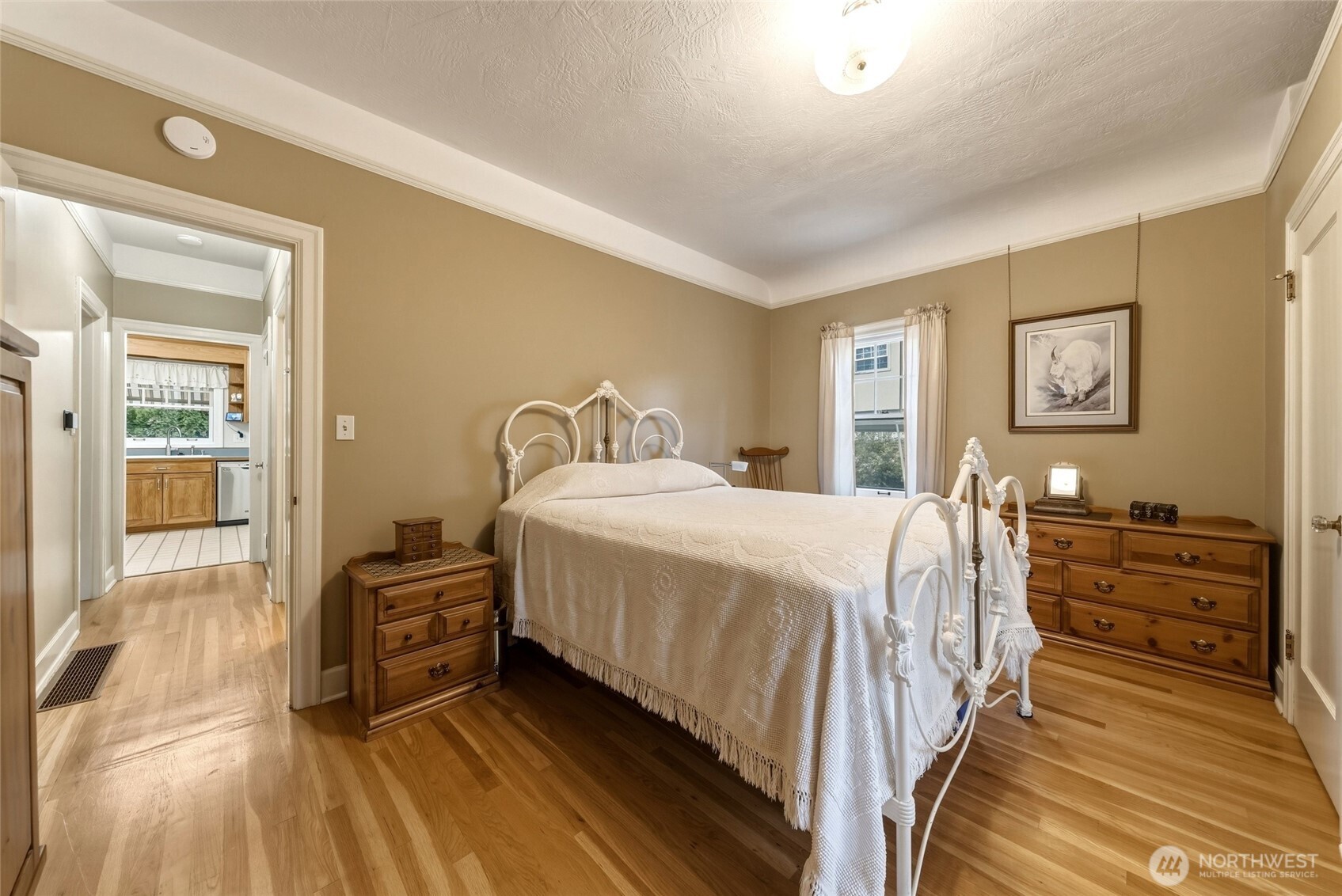 641 University Street Property Photo 15