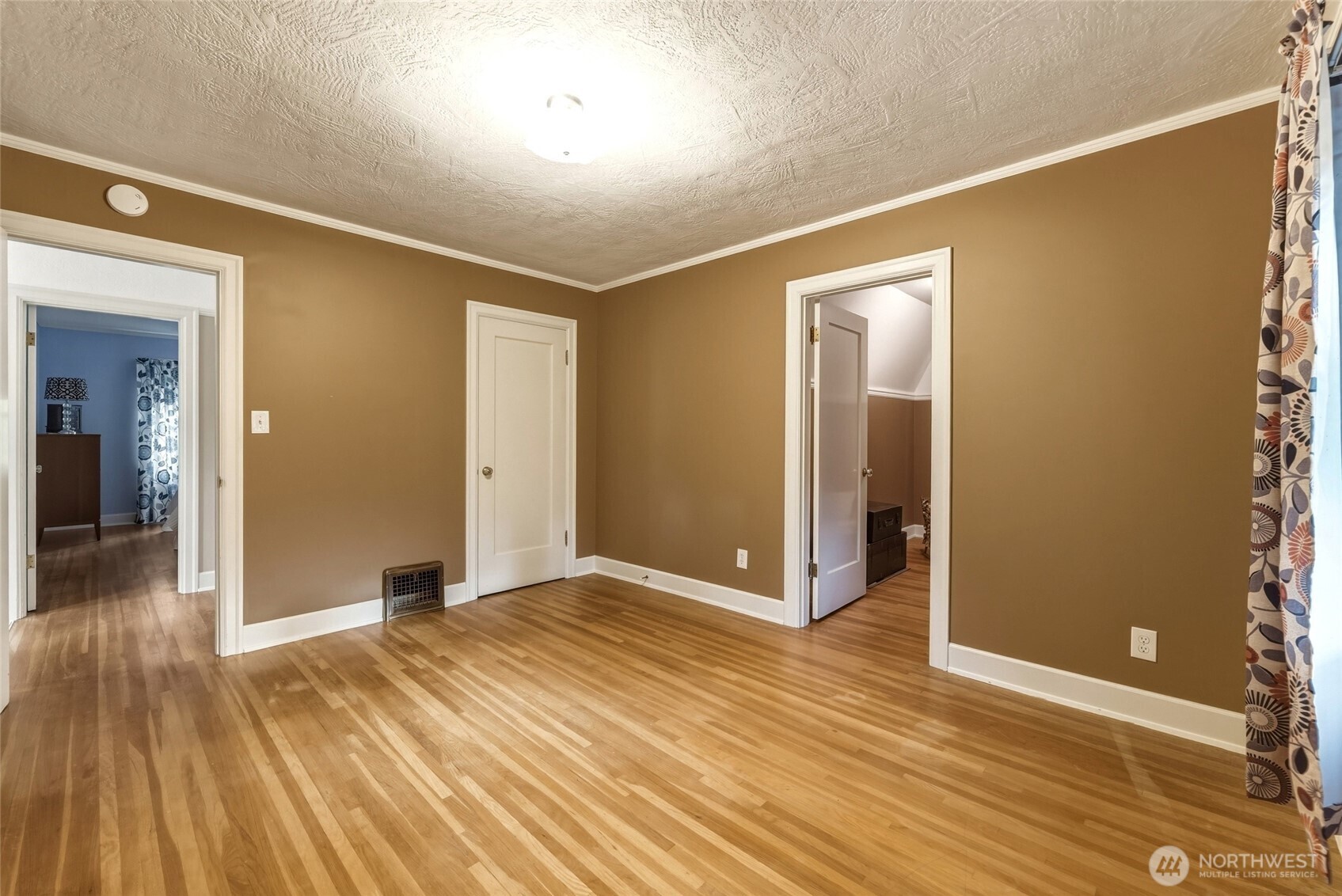 641 University Street Property Photo 20