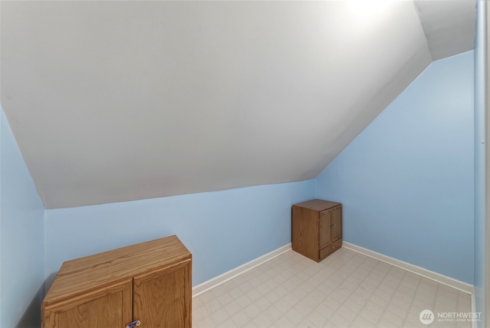 641 University Street Property Photo 25