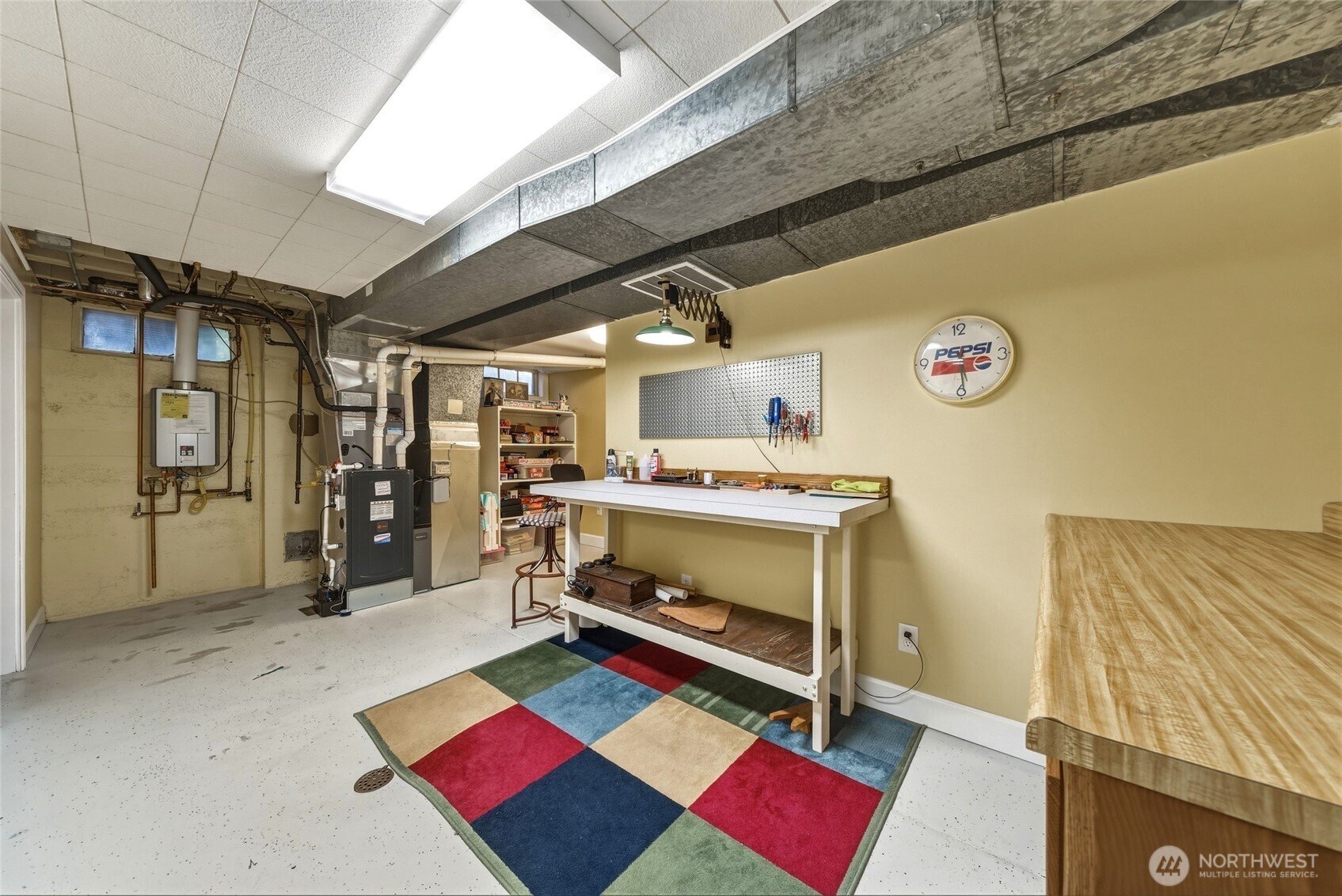 641 University Street Property Photo 31