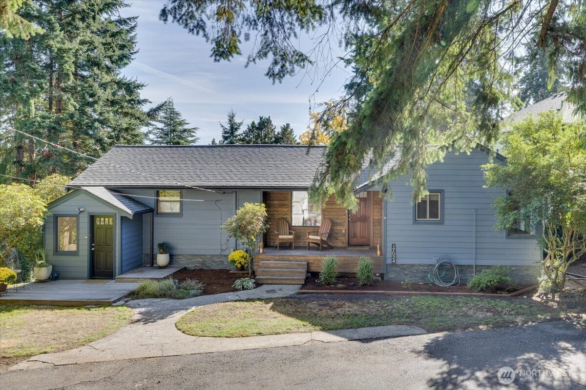 17024 32nd Avenue Property Photo 3