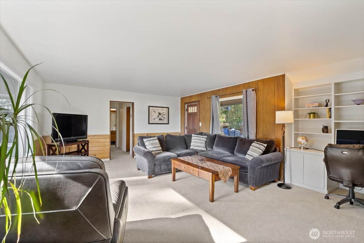 17024 32nd Avenue Property Photo 10