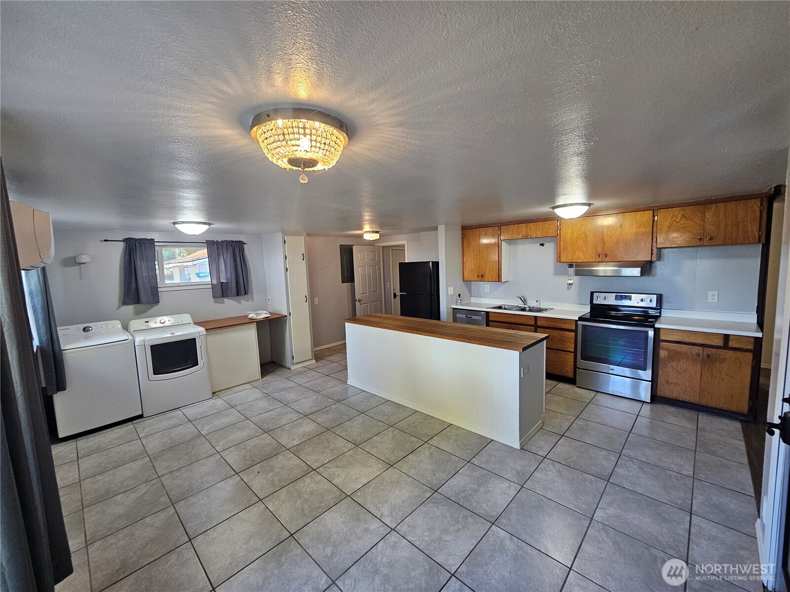 335 F Street Property Photo 4
