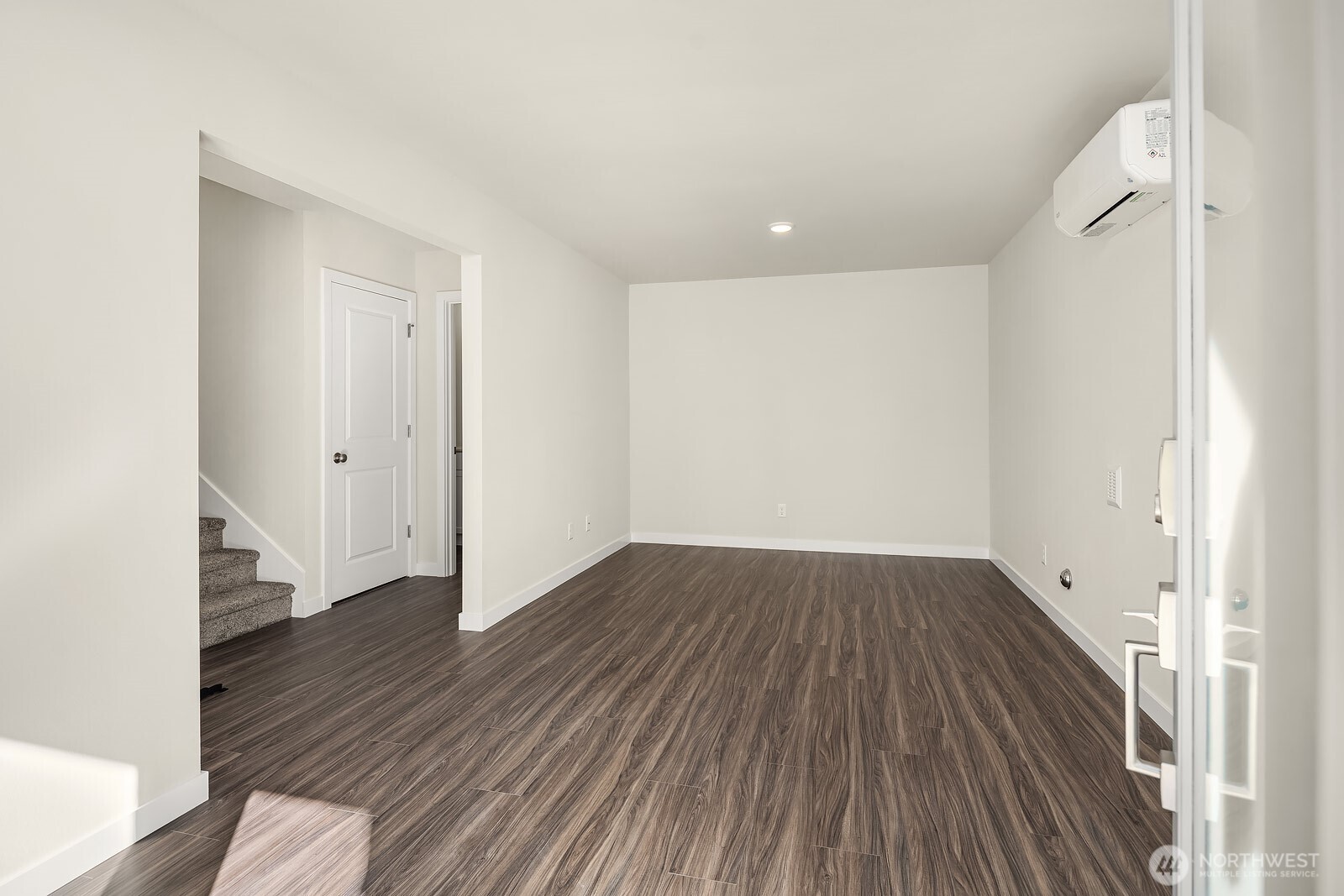 4273 Aberdeen Way Property Photo 2