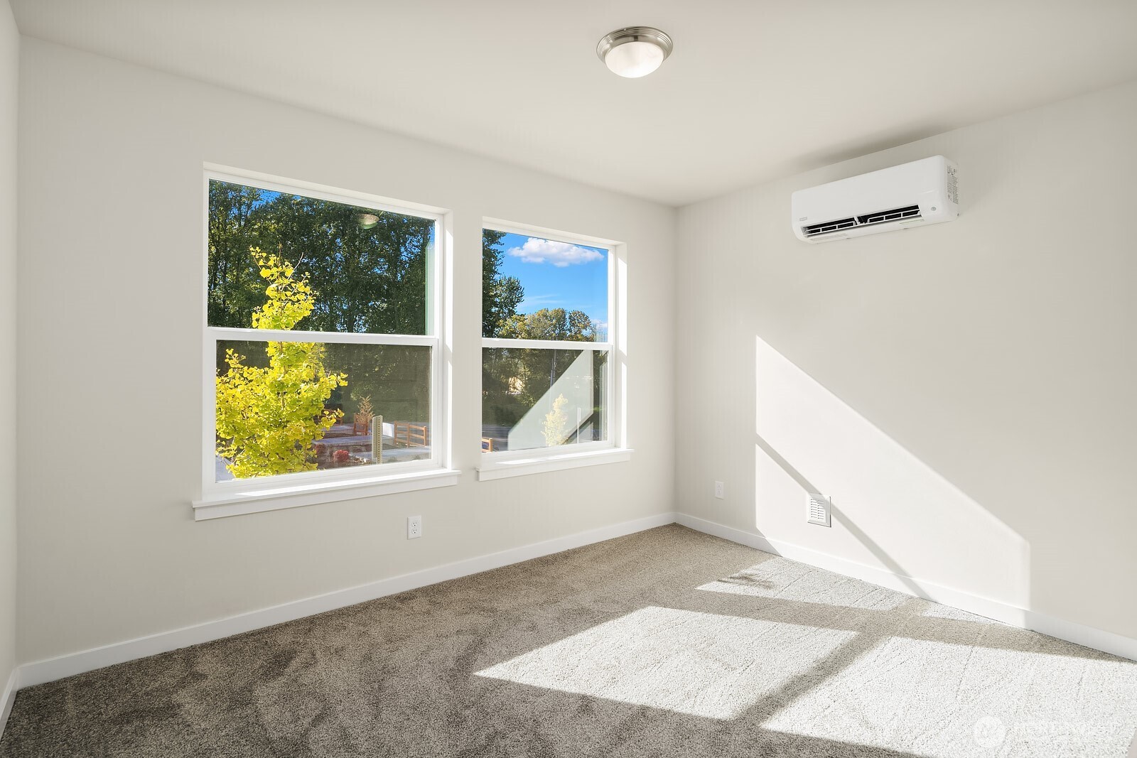 4273 Aberdeen Way Property Photo 4