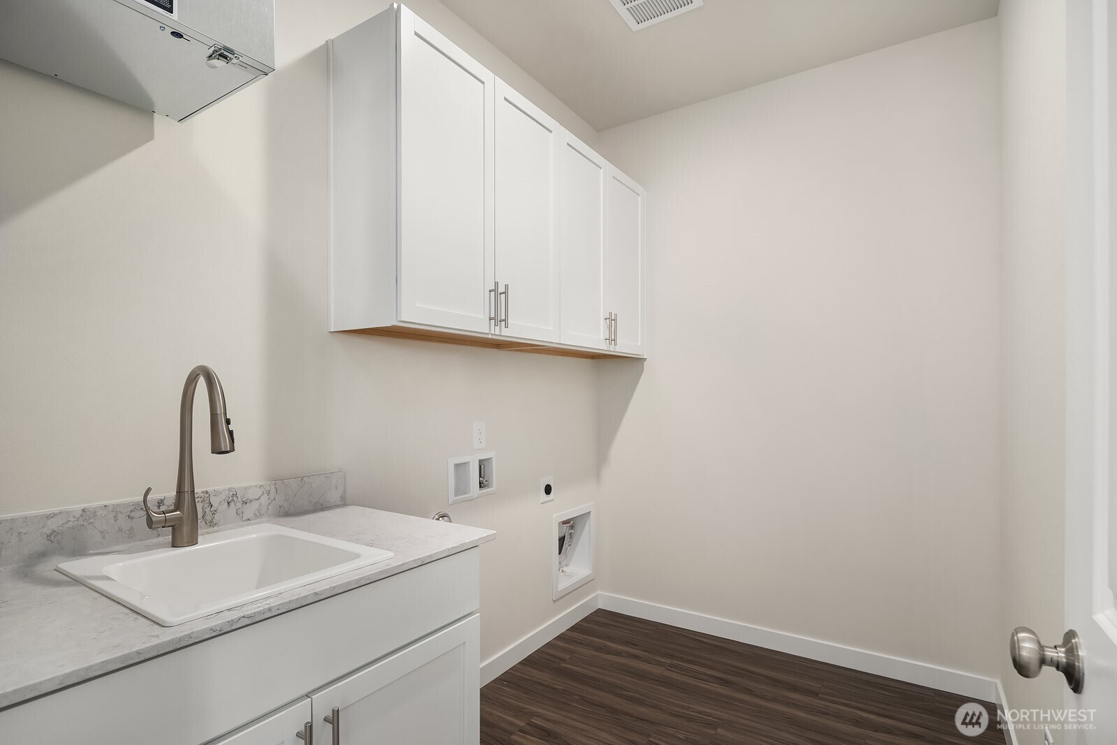 4273 Aberdeen Way Property Photo 27