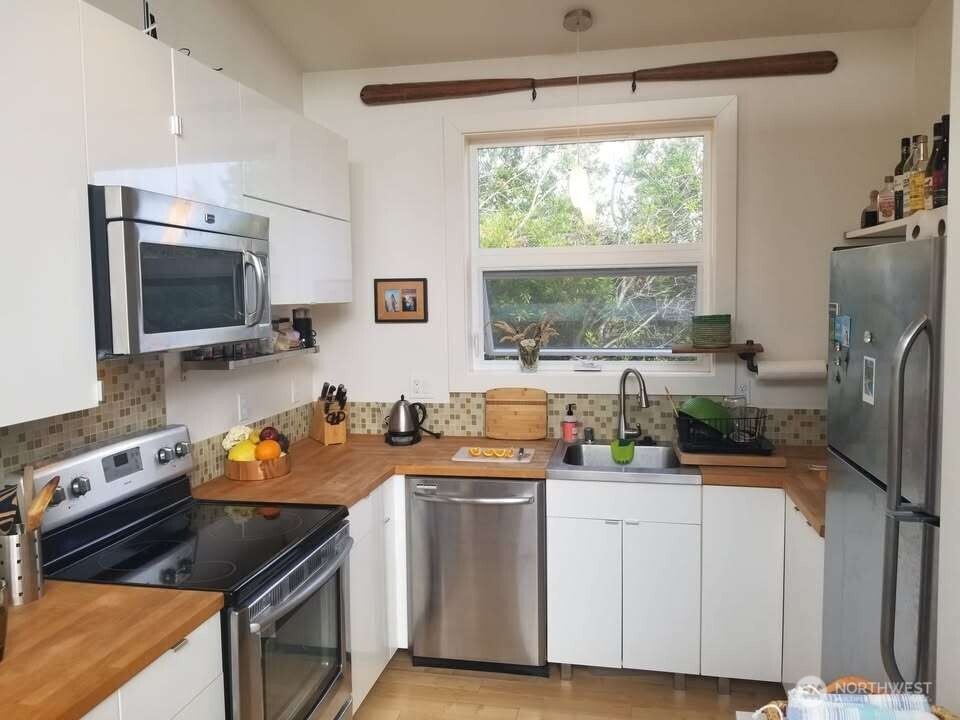 472 Moose Ct Sw Street C Property Photo 2