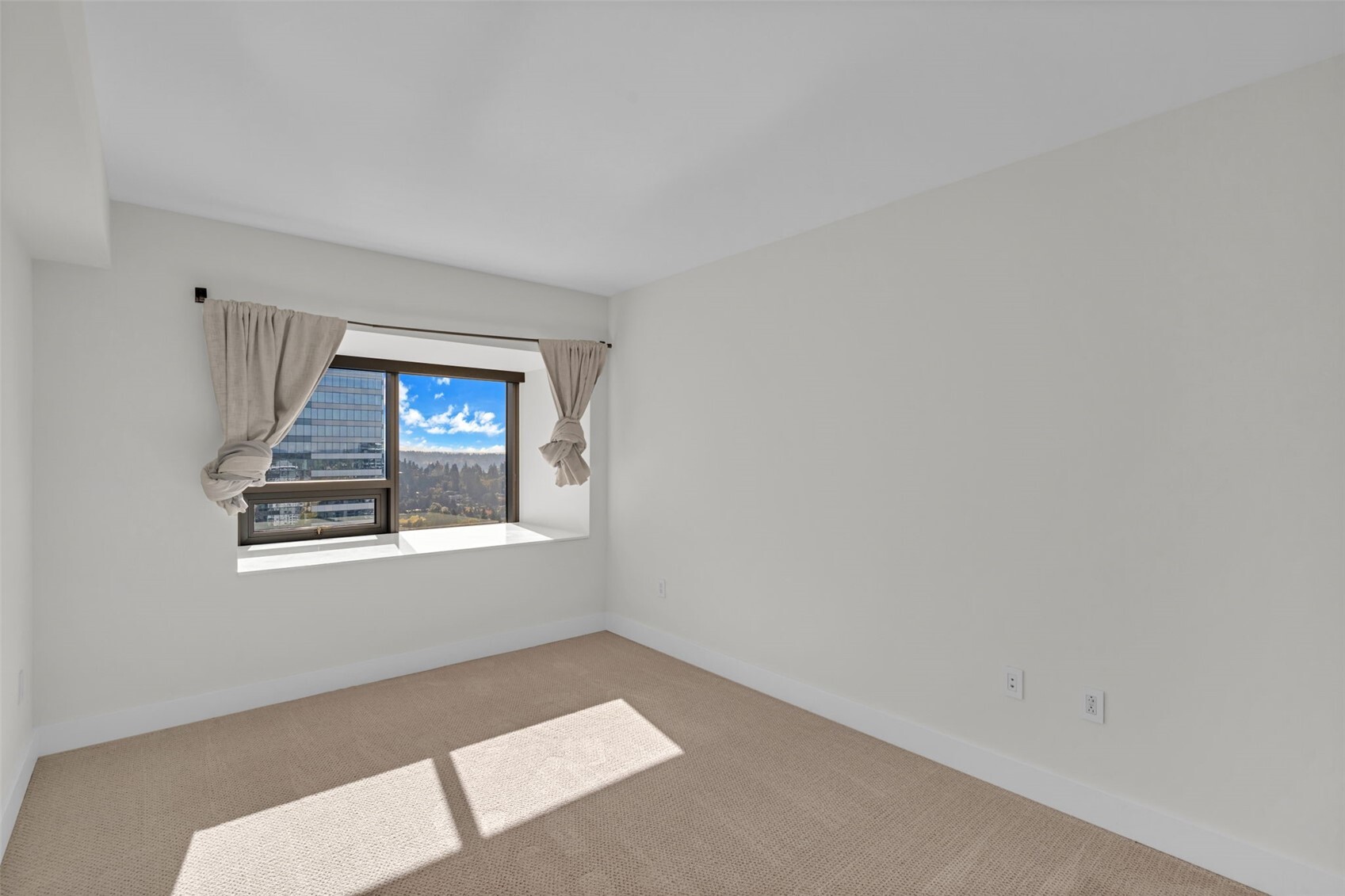 650 Bellevue Way 2903 Property Photo 21