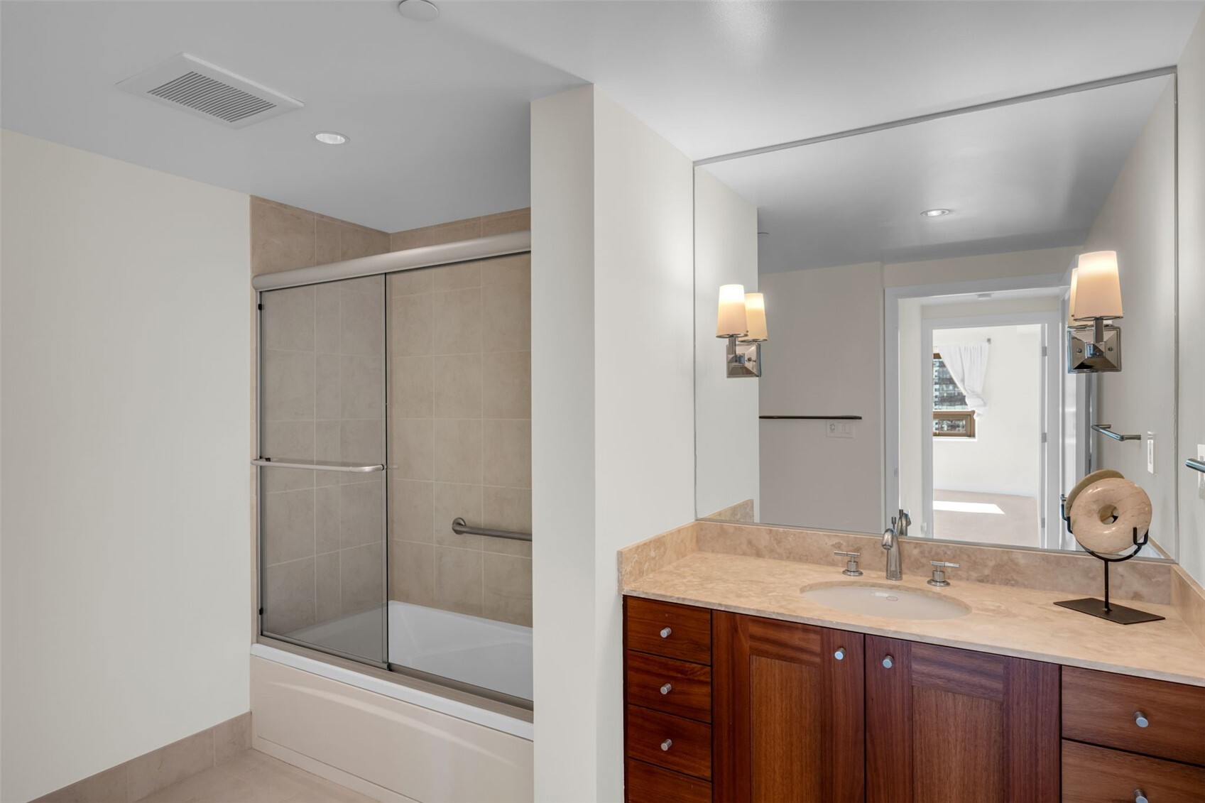 650 Bellevue Way 2903 Property Photo 25