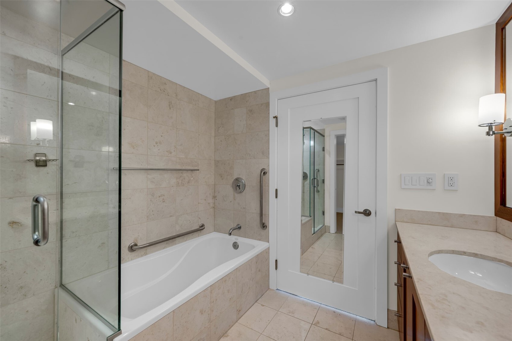 650 Bellevue Way 2903 Property Photo 26