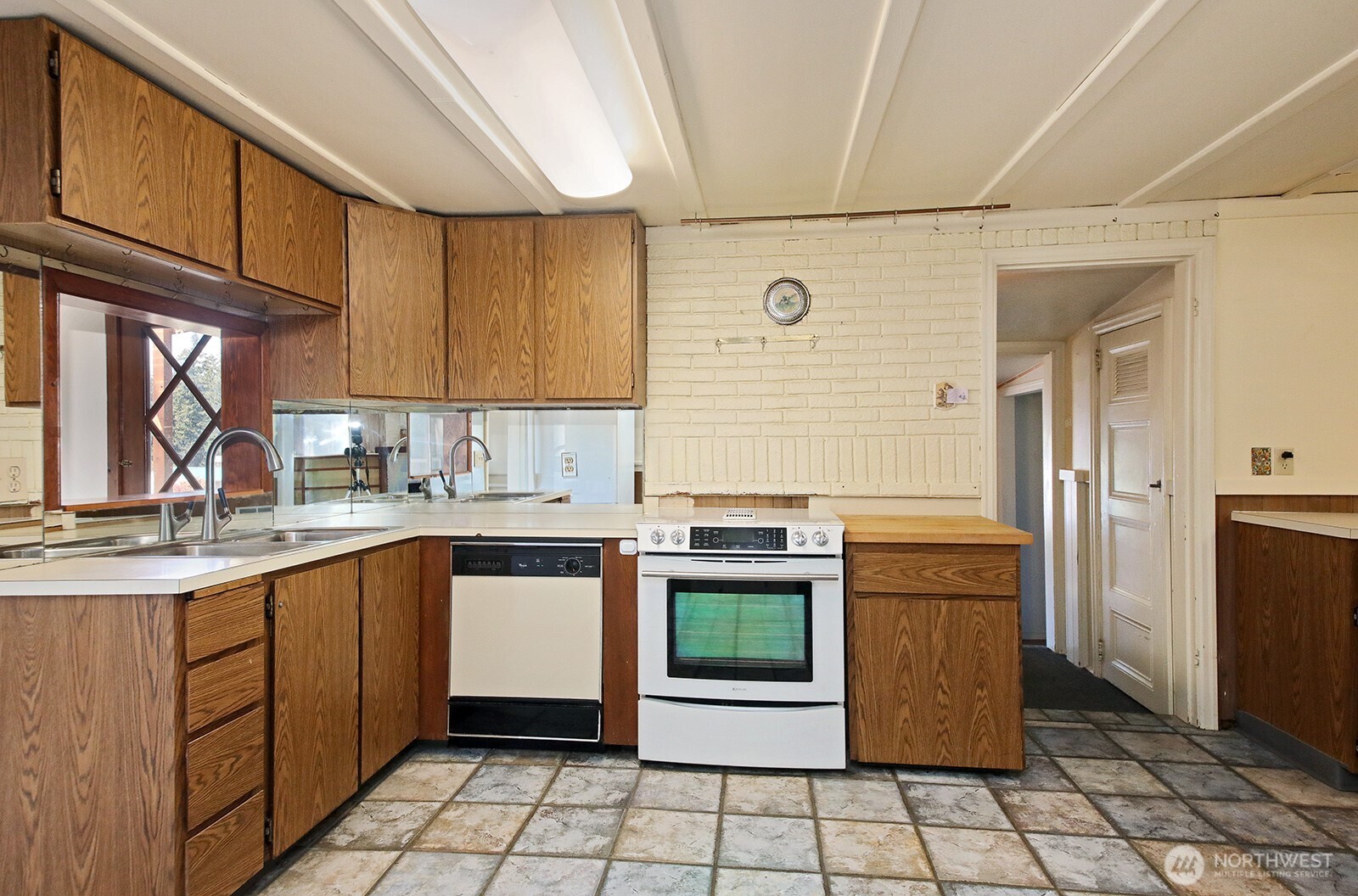 5995 Woodard Avenue Property Photo 16