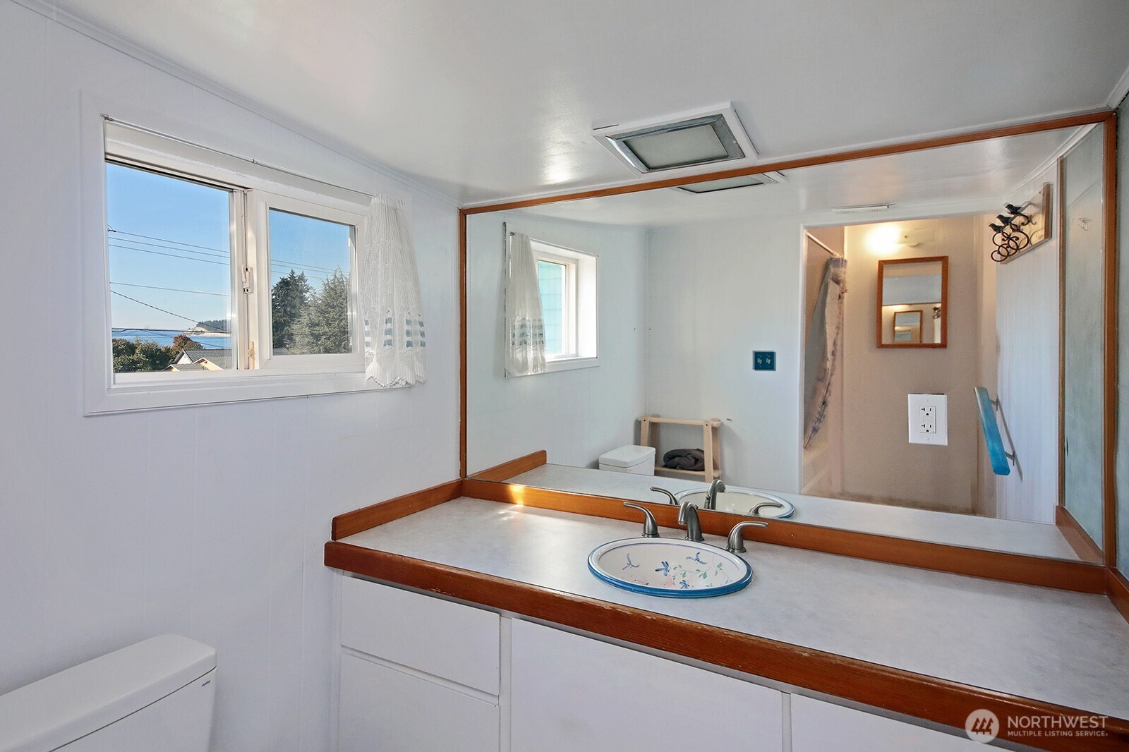 5995 Woodard Avenue Property Photo 17