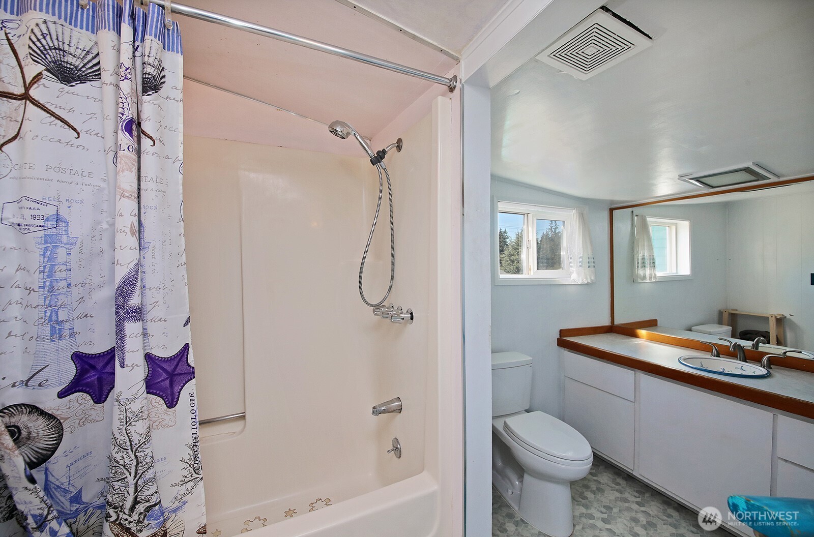 5995 Woodard Avenue Property Photo 18
