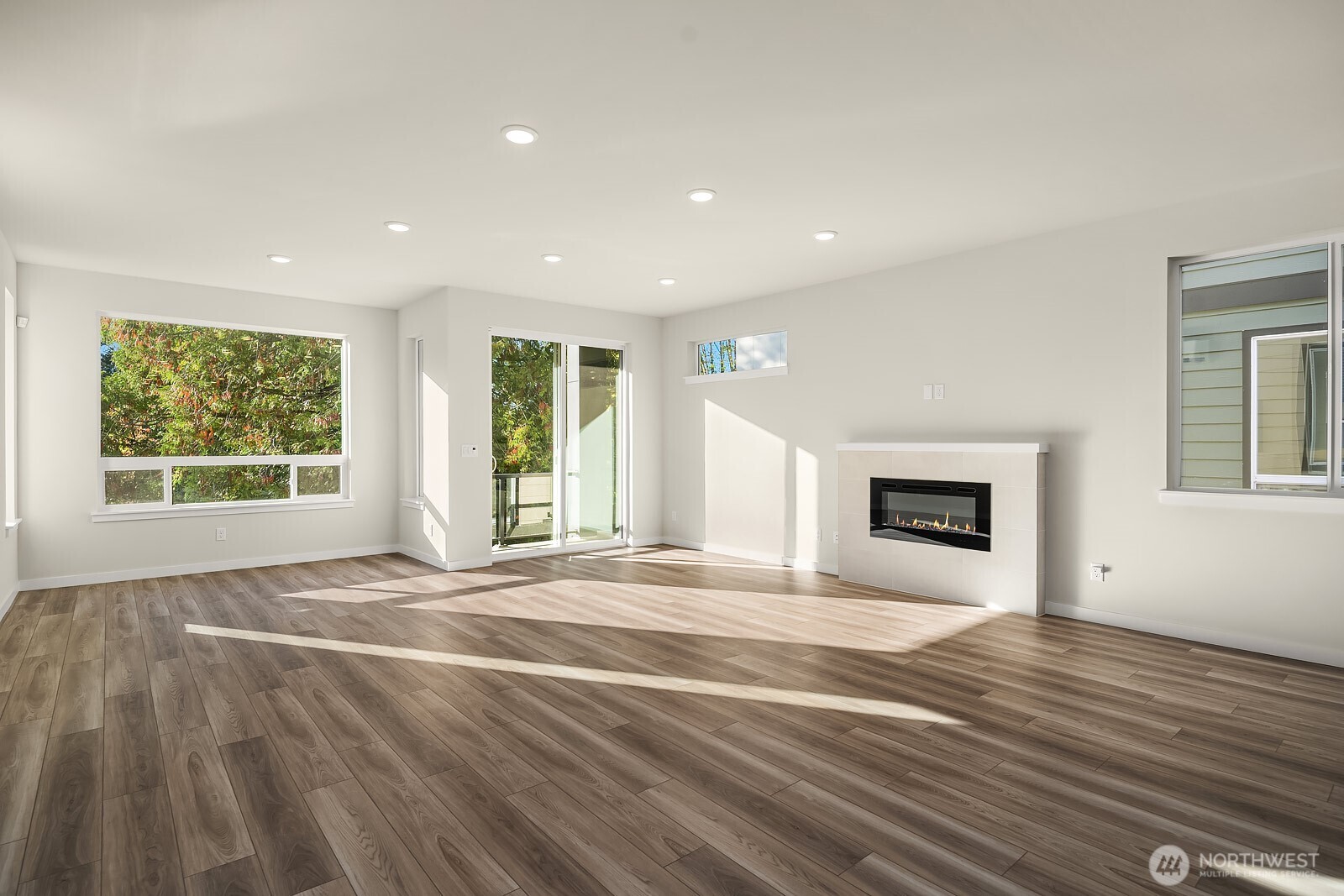 4027 Aberdeen Way Property Photo 3